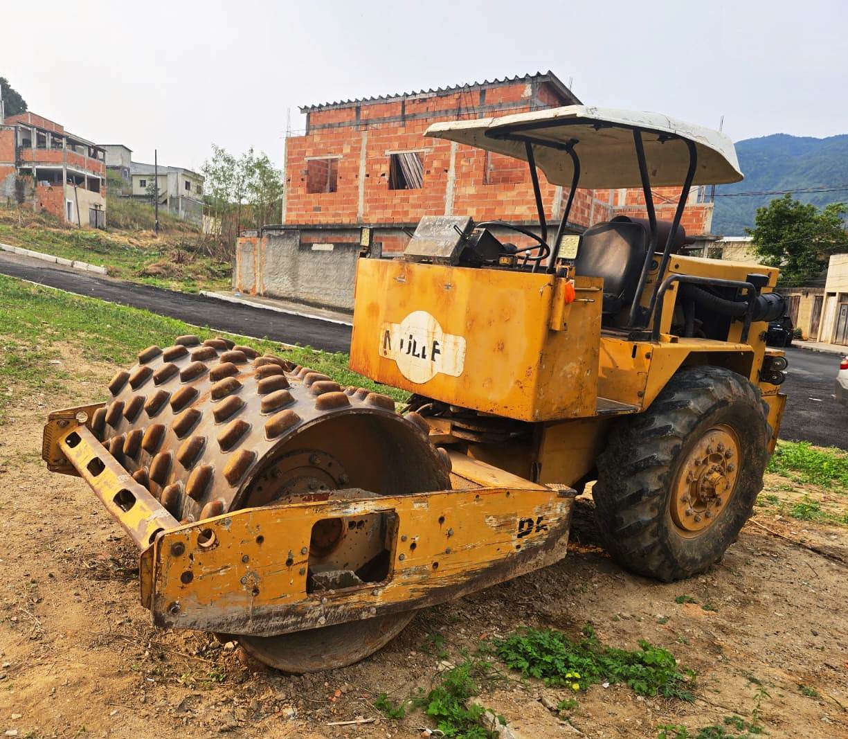 Rolo compactador Müller VAP55 1986