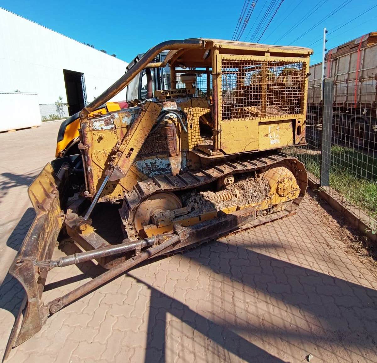Trator de esteira Caterpillar D4EDD 1989