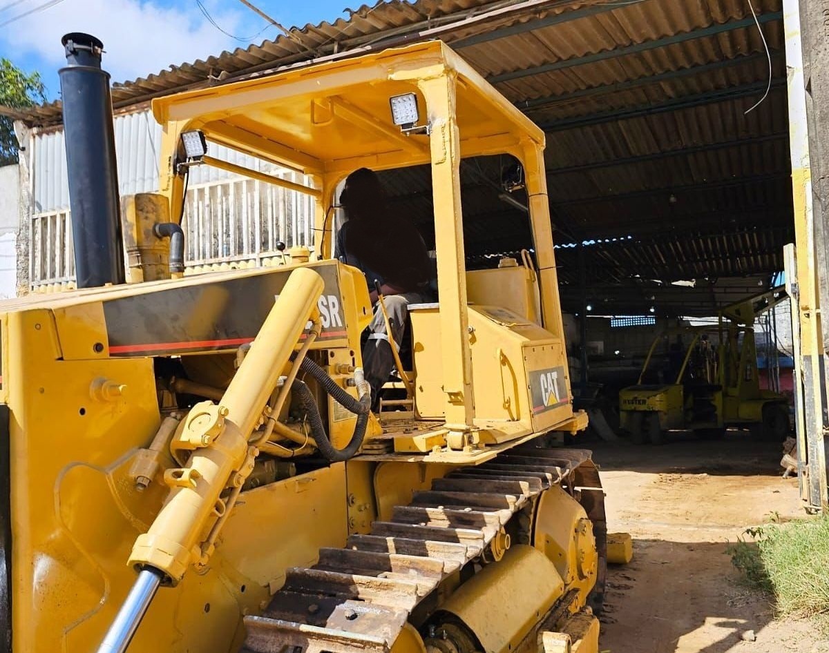 Trator de esteira Caterpillar D4ESR 1997