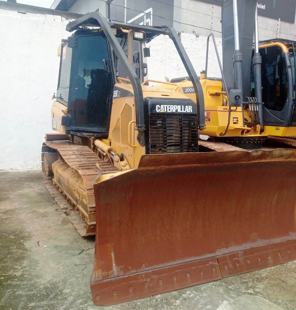 Trator de esteira Caterpillar D5K 2011
