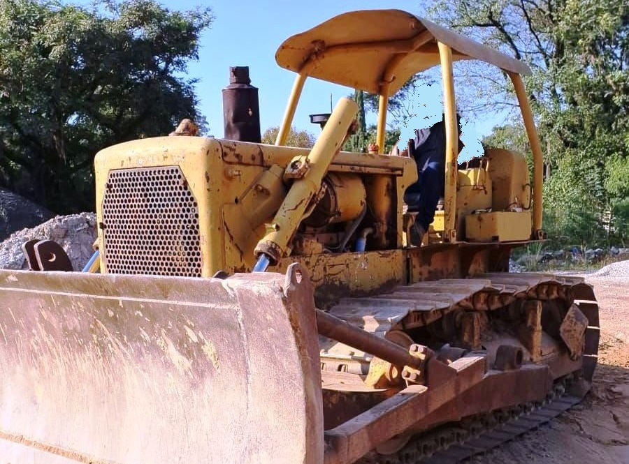 Trator de esteira Caterpillar D6CPS 1977