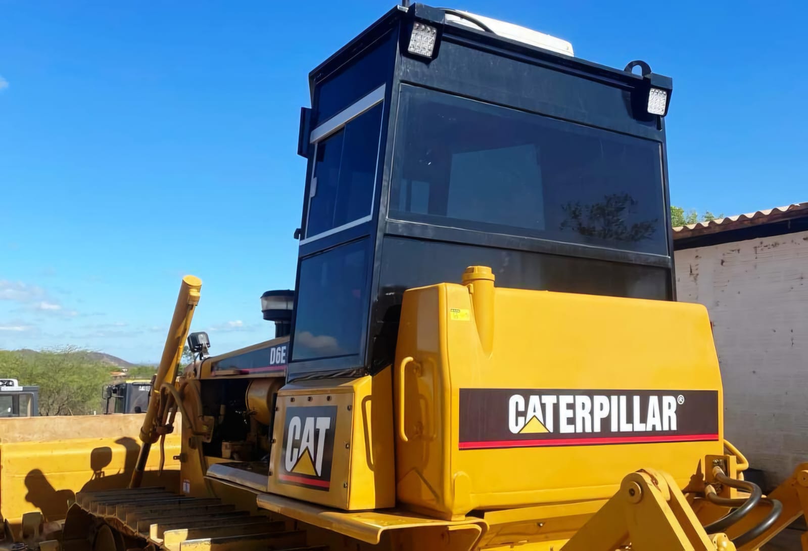 Trator de esteira Caterpillar D6EPS 1989