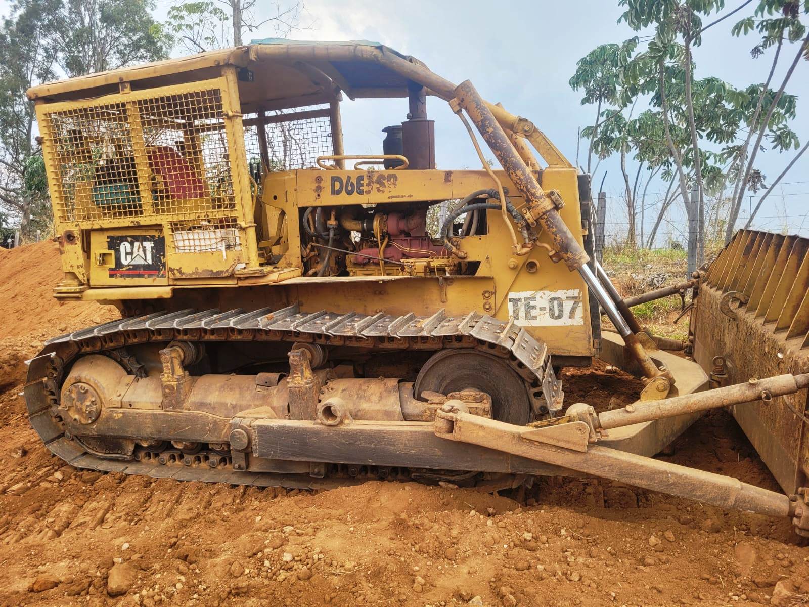 Trator de esteira Caterpillar D6ESR 1994