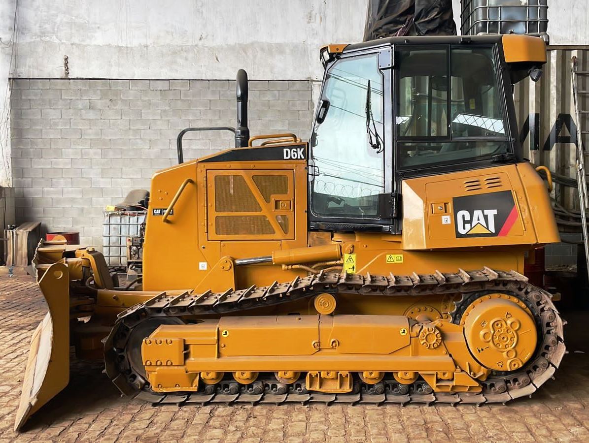 Trator de esteira Caterpillar D6K 2012