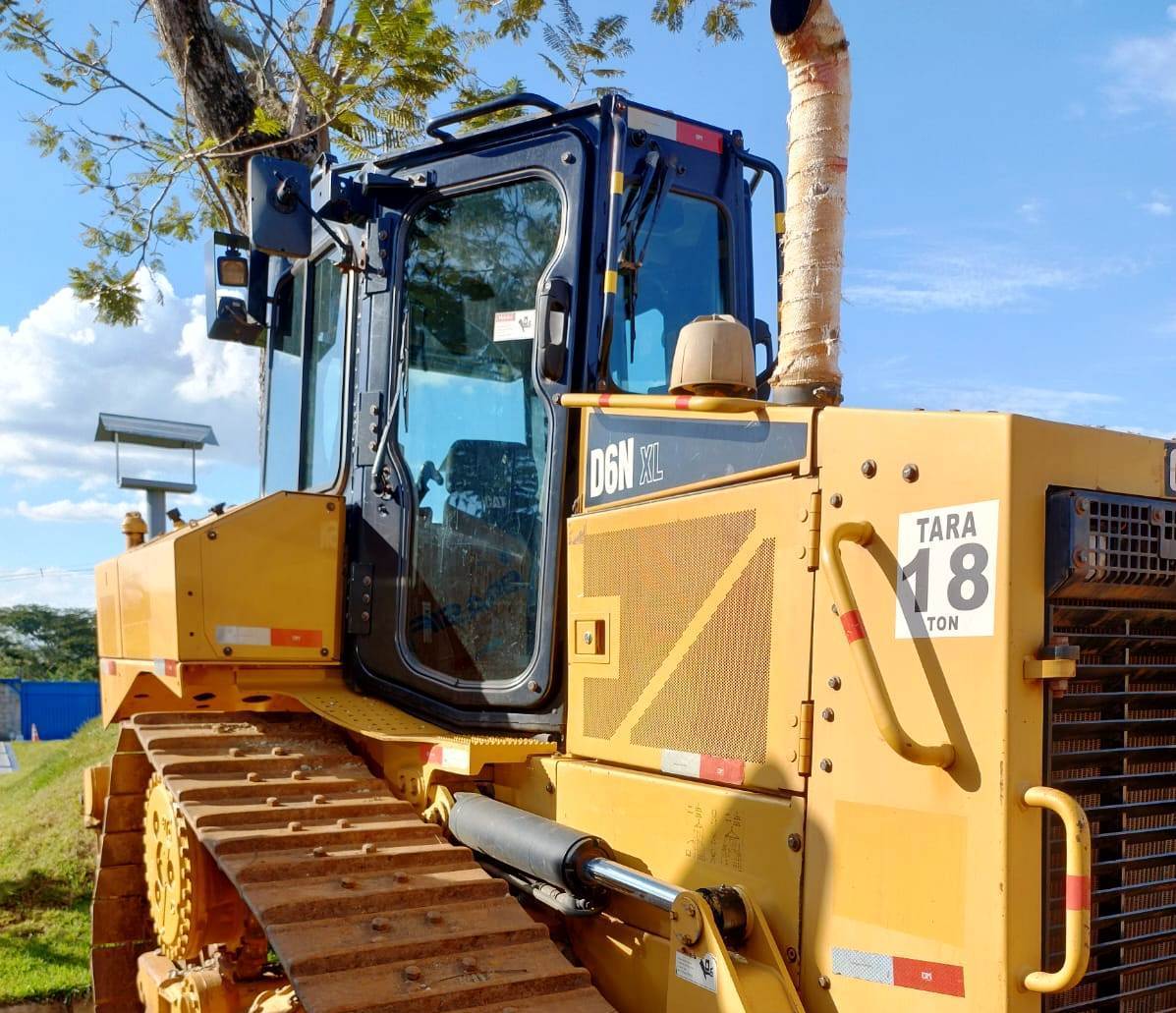 Trator de esteira Caterpillar D6N 2019