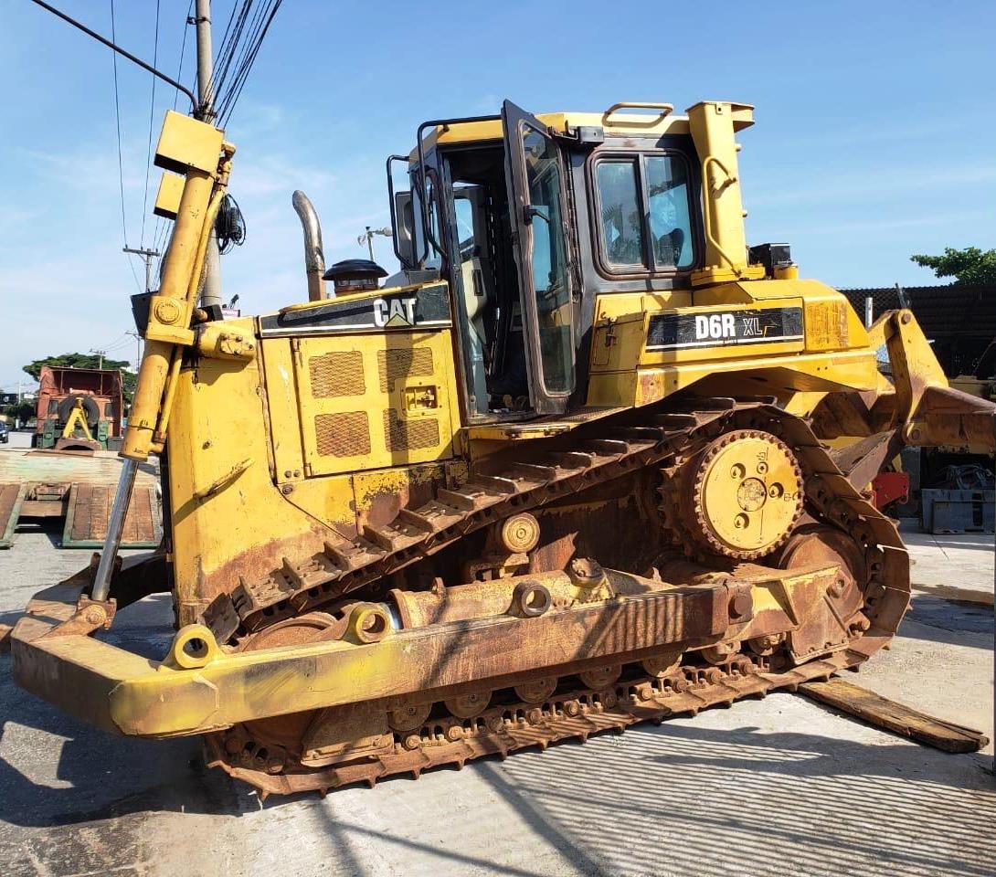 Trator de esteira Caterpillar D6R 2005