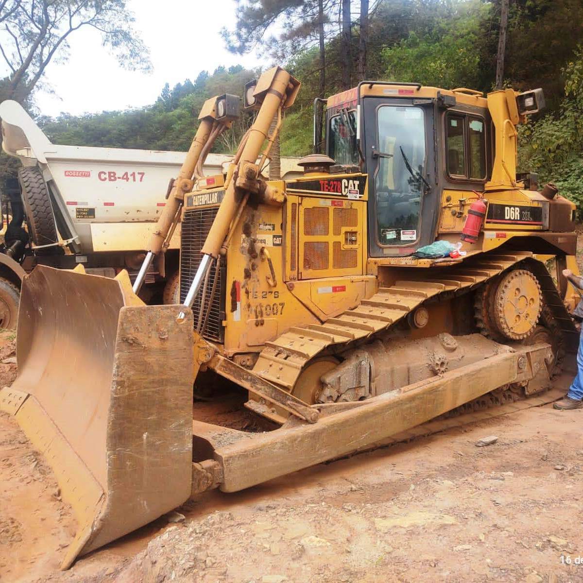 Trator de esteira Caterpillar D6R 2008