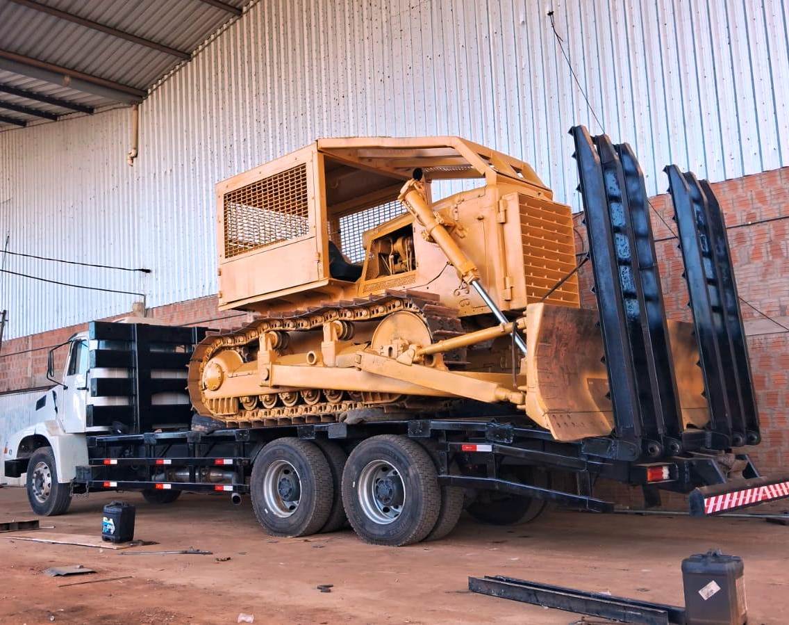 Trator de esteira Caterpillar D7F 1972