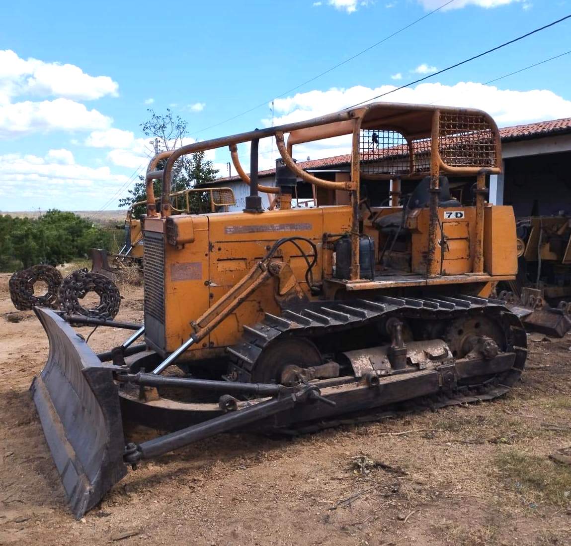 Trator de esteira FIAT  7D 1995