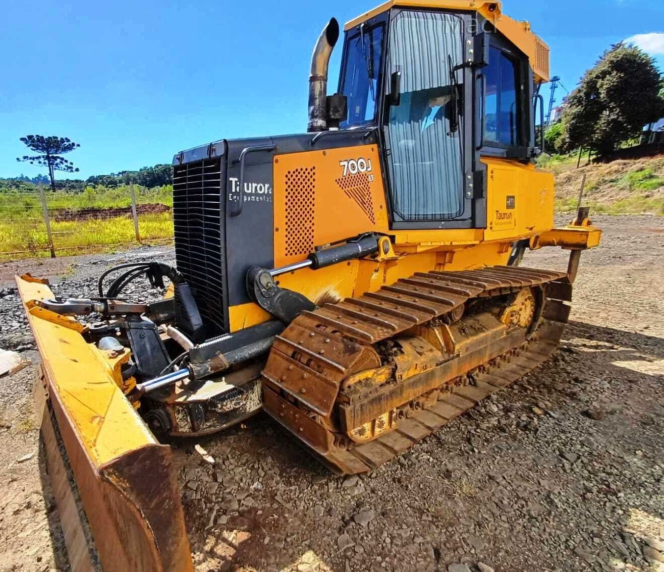 Trator de esteira John Deere 700J 2017