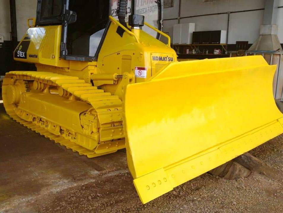 Trator de esteira Komatsu D51 2012