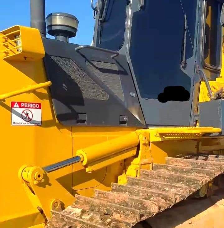 Trator de esteira Komatsu D61 2010
