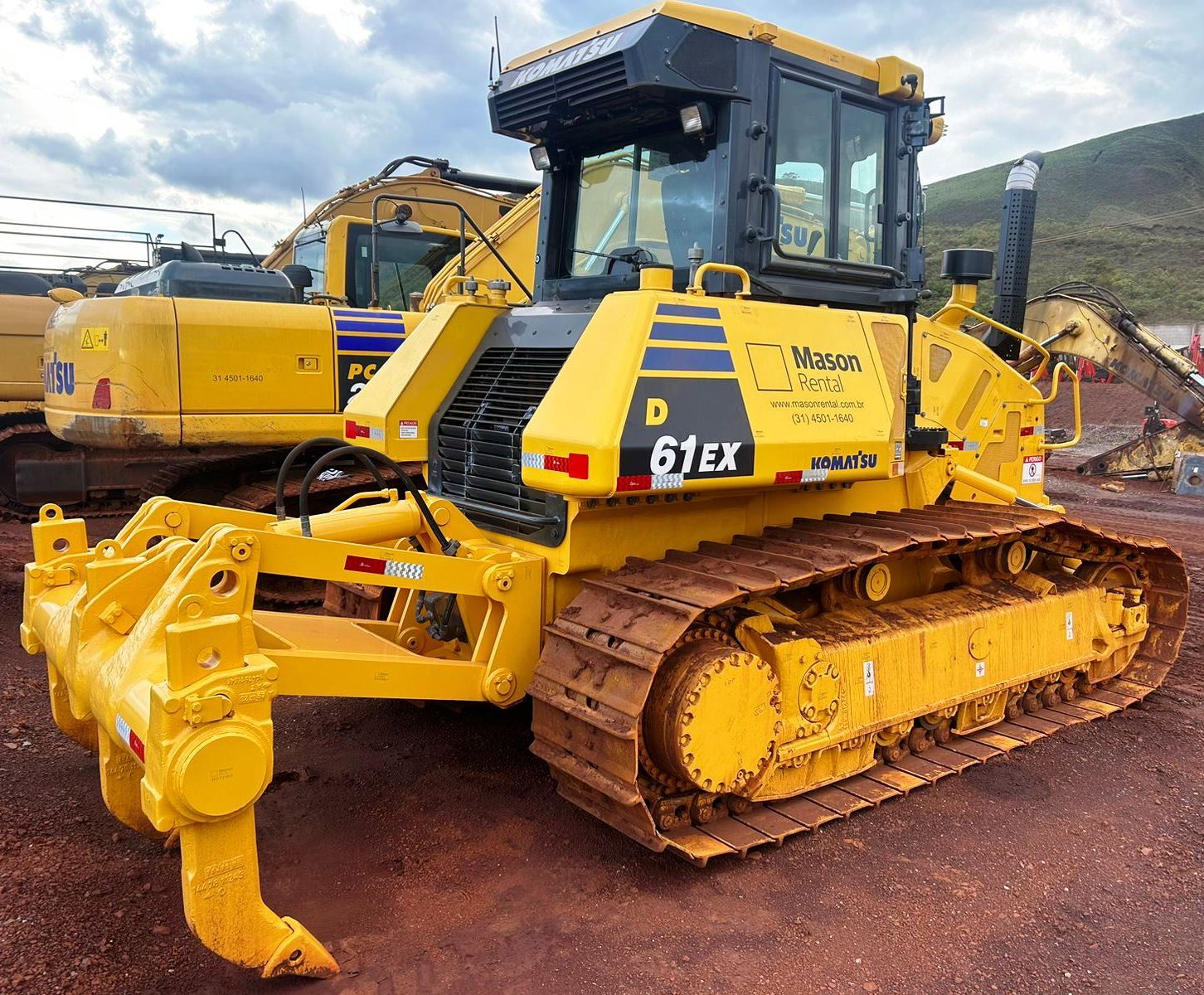 Trator de esteira Komatsu D61 2023