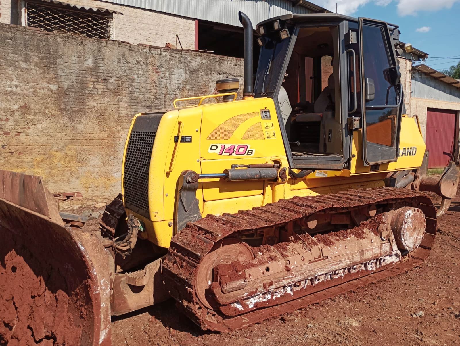 Trator de esteira New Holland D140 2017