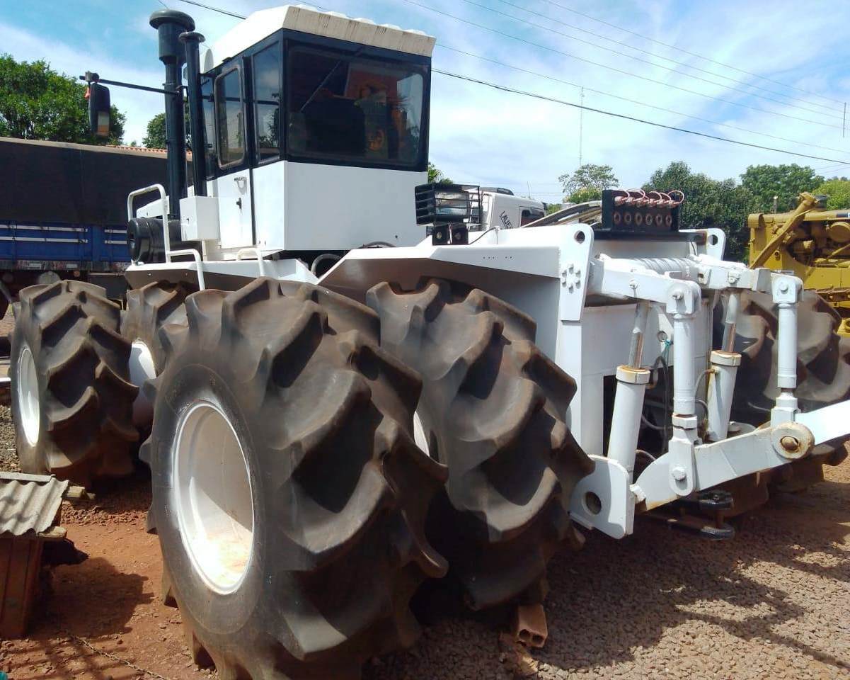 Trator Pneu Müller TM25 1984