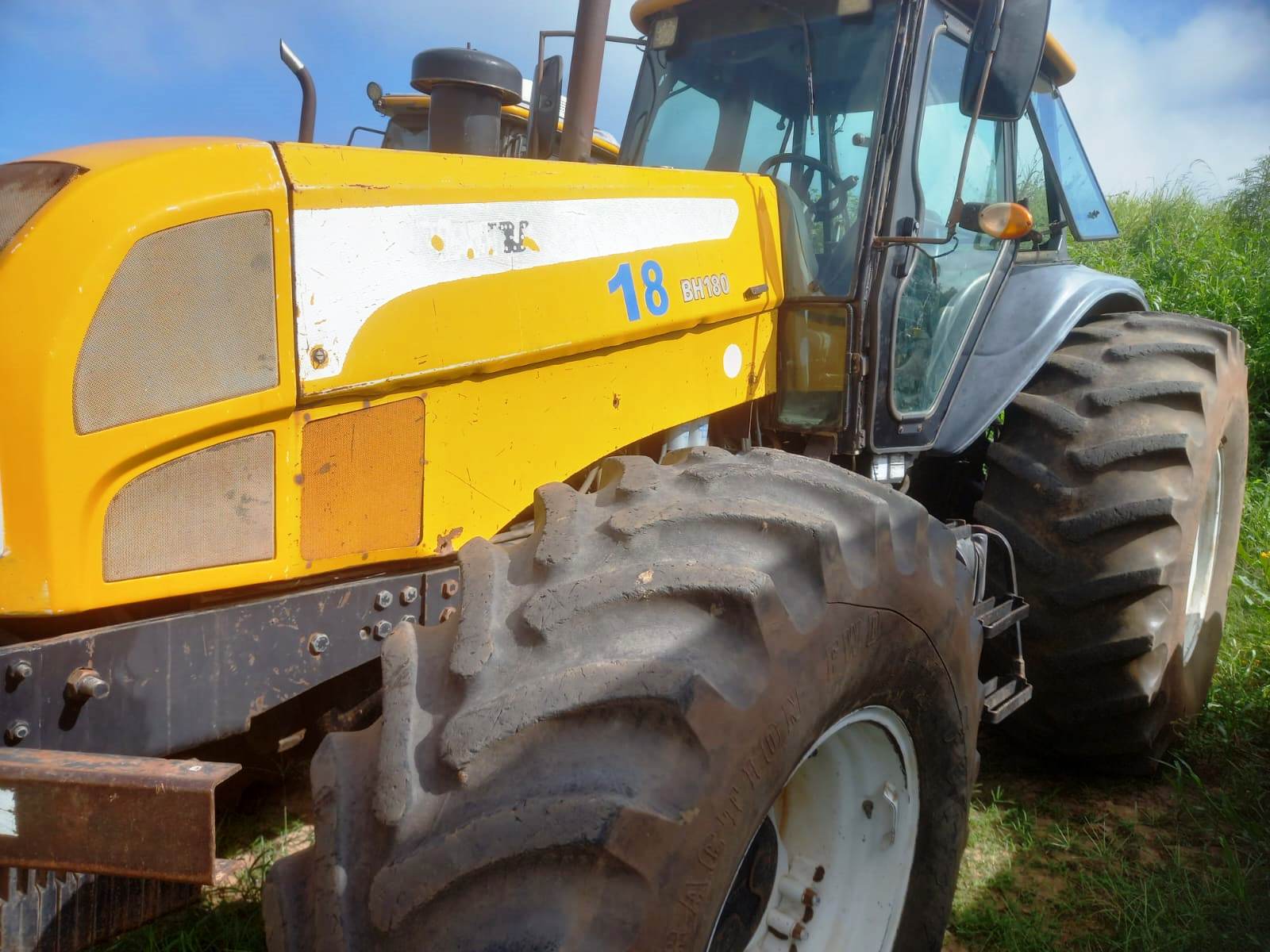 Trator Pneu Valtra BH 180 2008