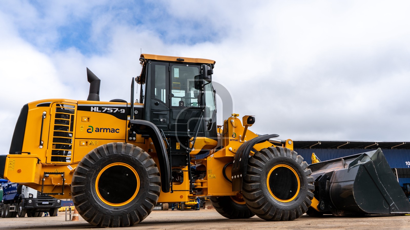 Pá Carregadeira Hyundai HL757 2022