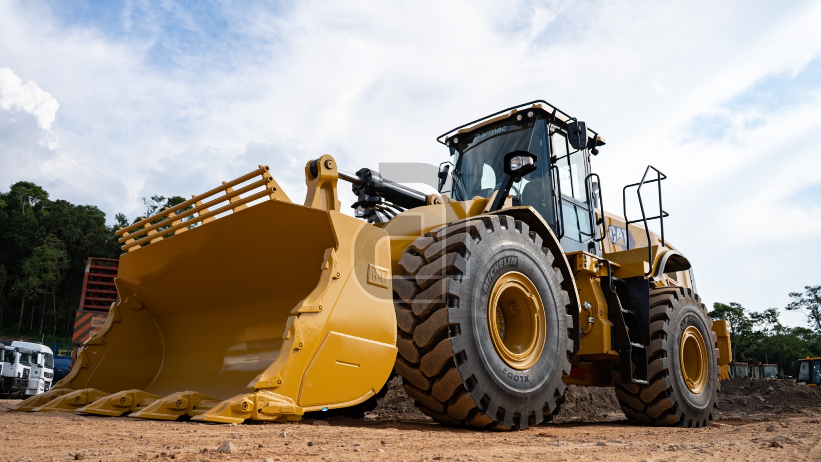 Pá Carregadeira CAT  966L 2022