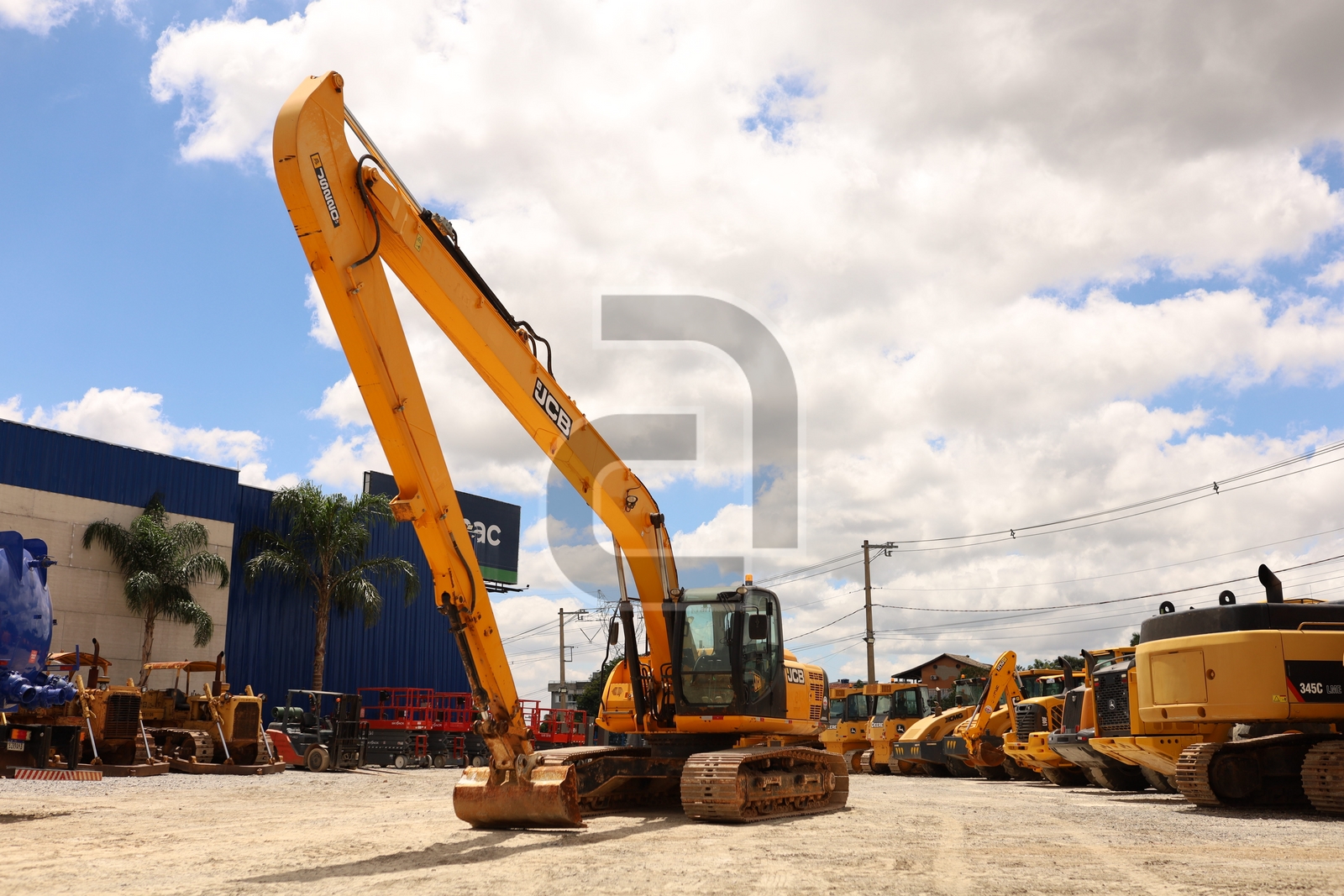 Escavadeira JCB JS 220 LR 2021
