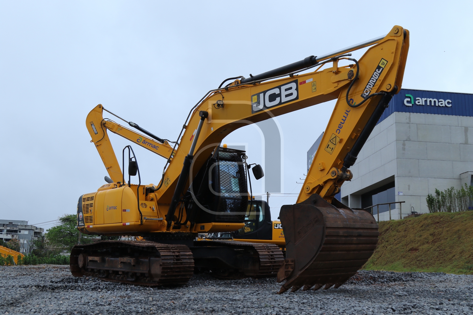 Escavadeira JCB JS220 LC 2022