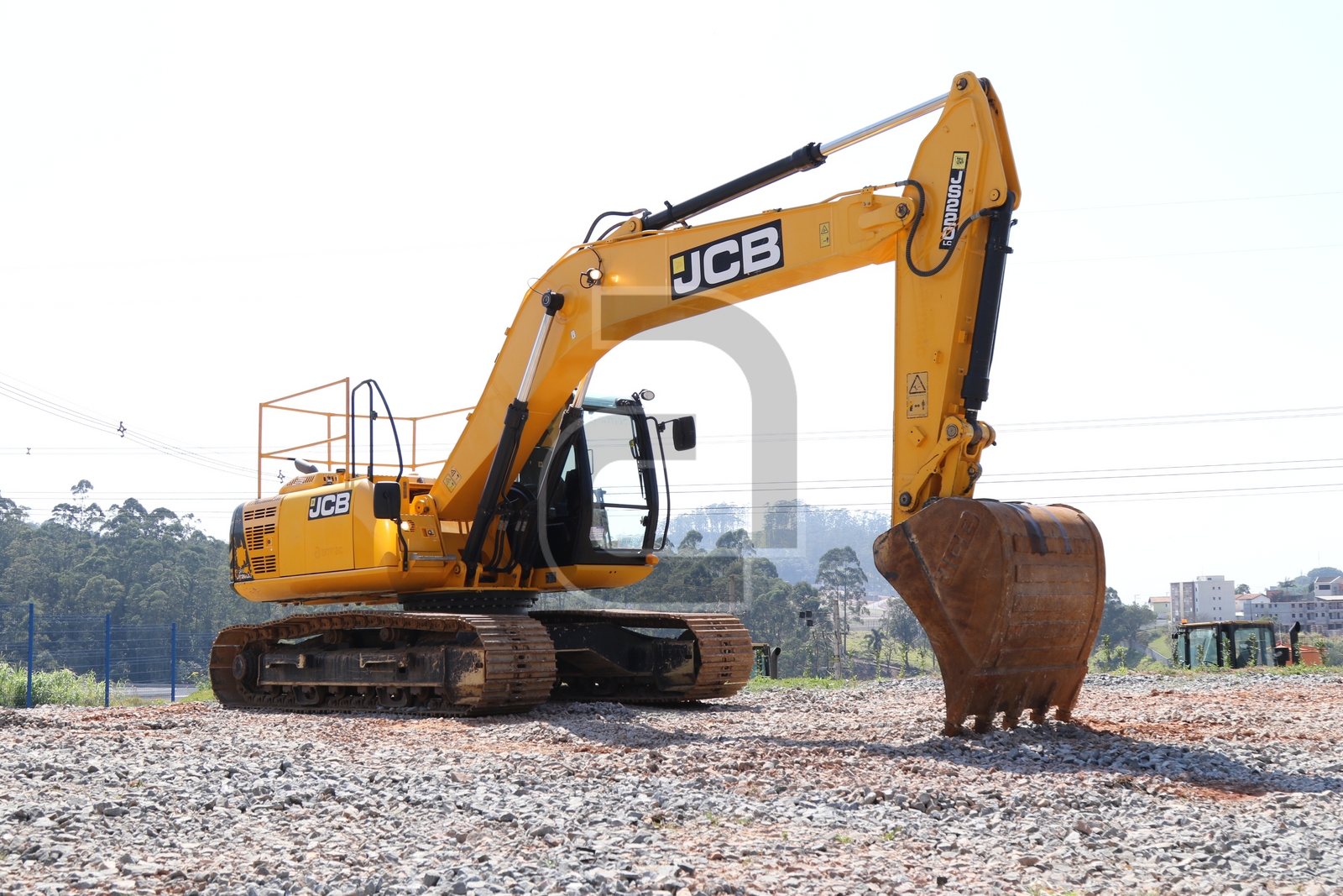 Escavadeira JCB JS220 LC 2022