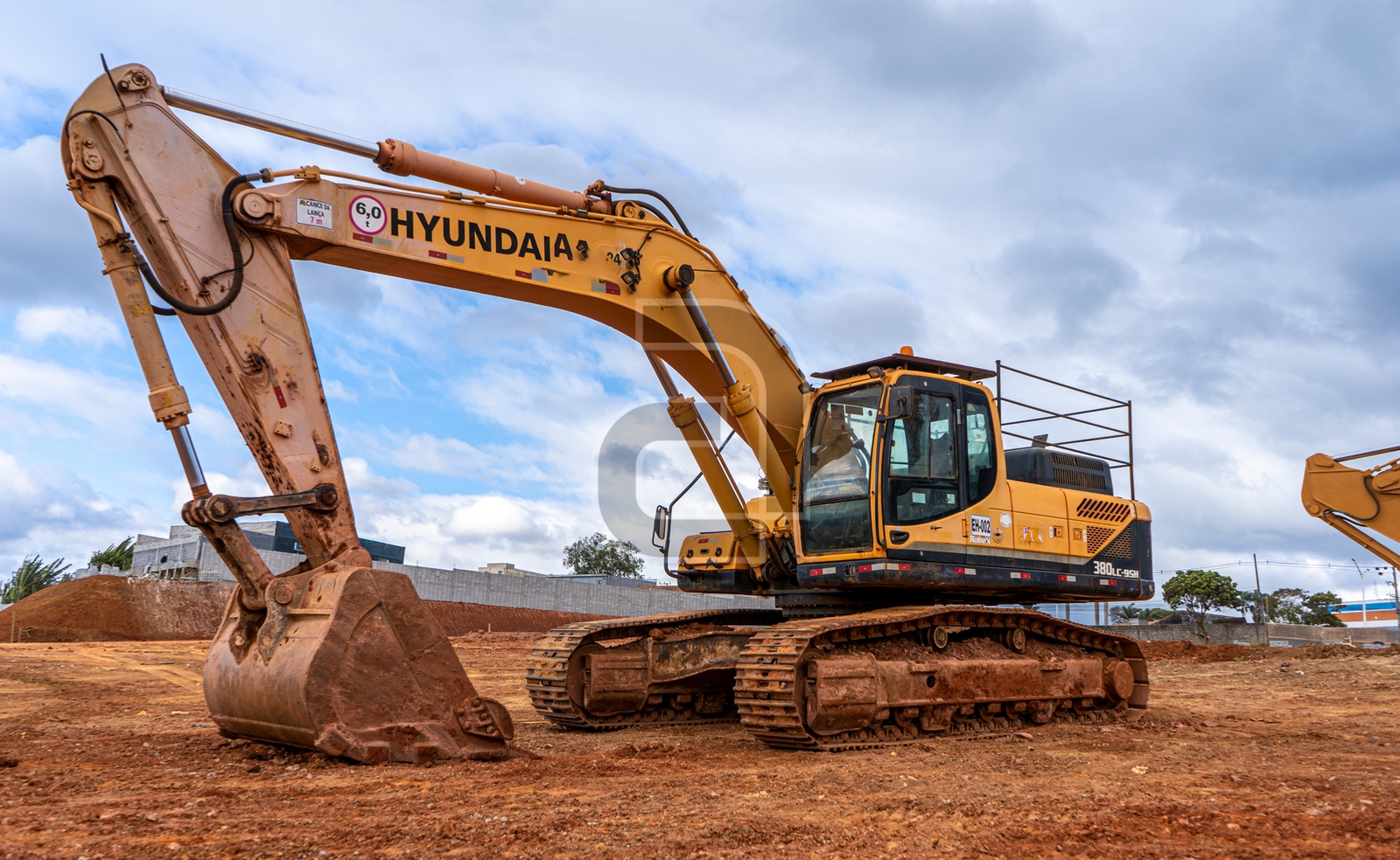 Escavadeira Hyundai R380 2013