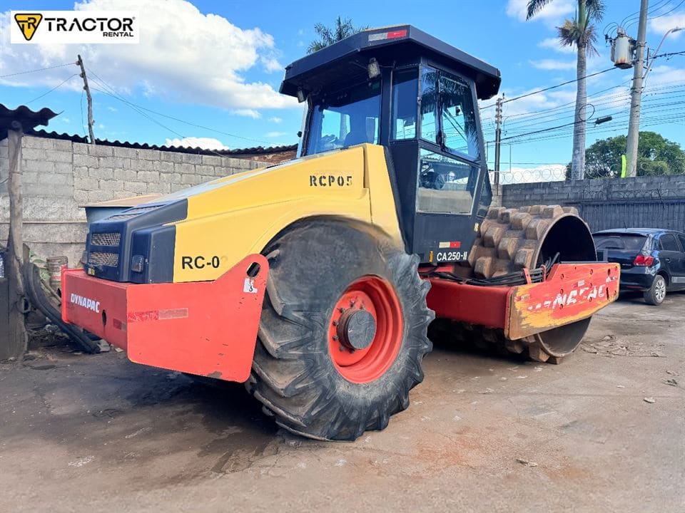Rolo compactador Dynapac CA250 2011