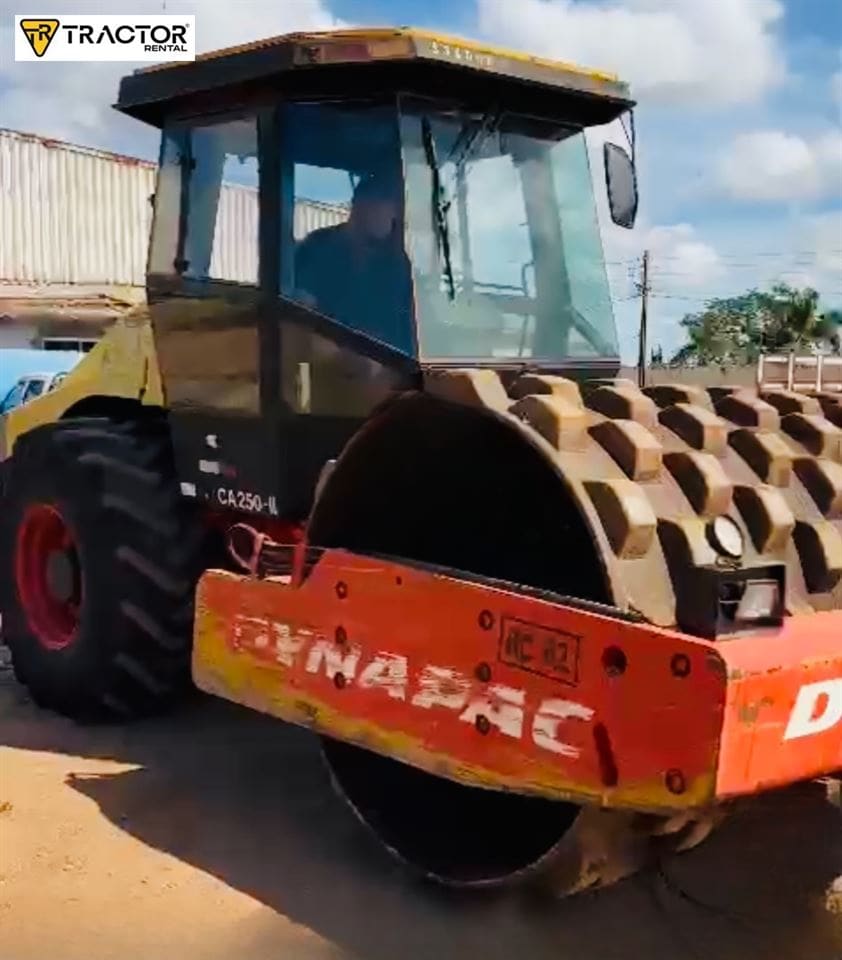 Rolo compactador Dynapac CA250 2010