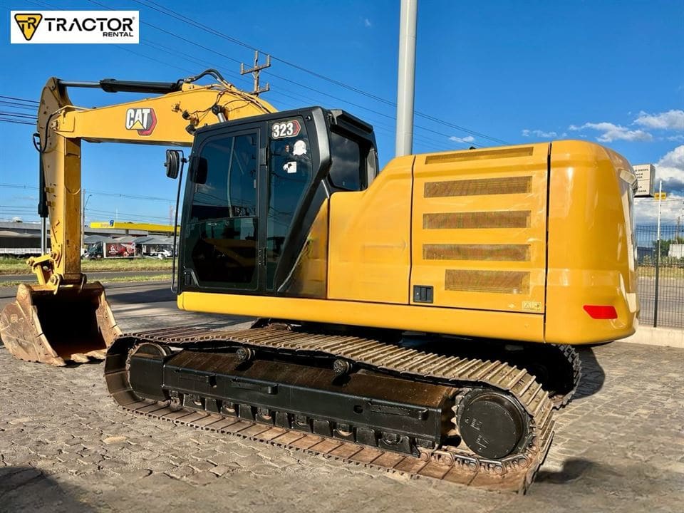 Escavadeira Caterpillar 323 2021