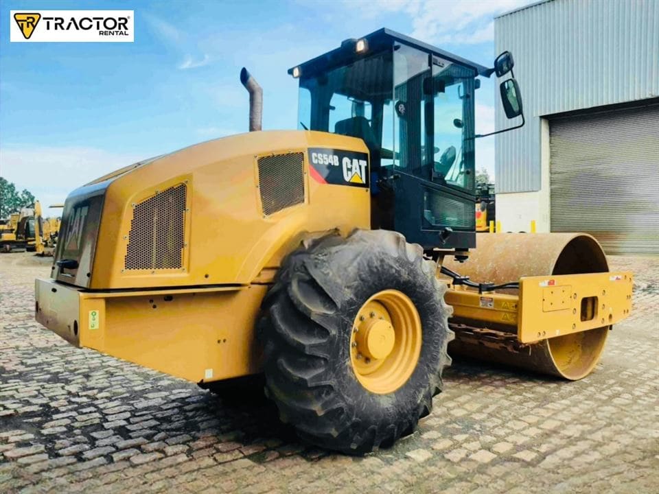 Rolo compactador Caterpillar CS54B 2021