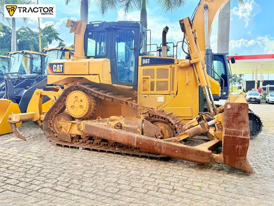 Trator de esteira Caterpillar D6T XL 2014