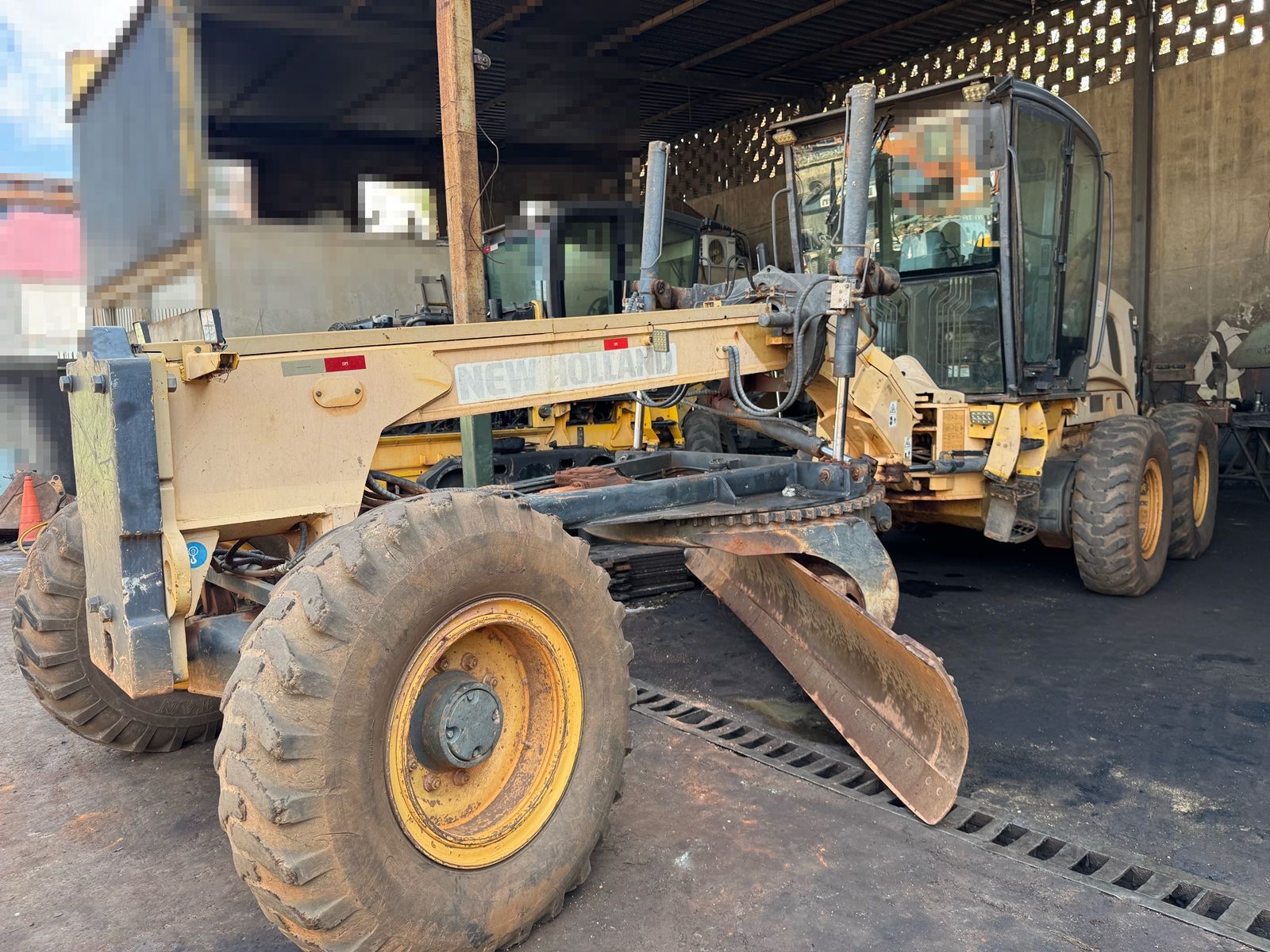 Motoniveladora New Holland RG 170B 2011