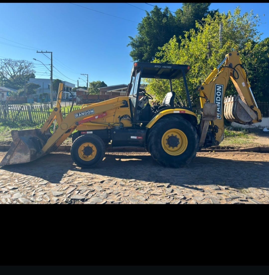 Retroescavadeira Randon RD 406 2016