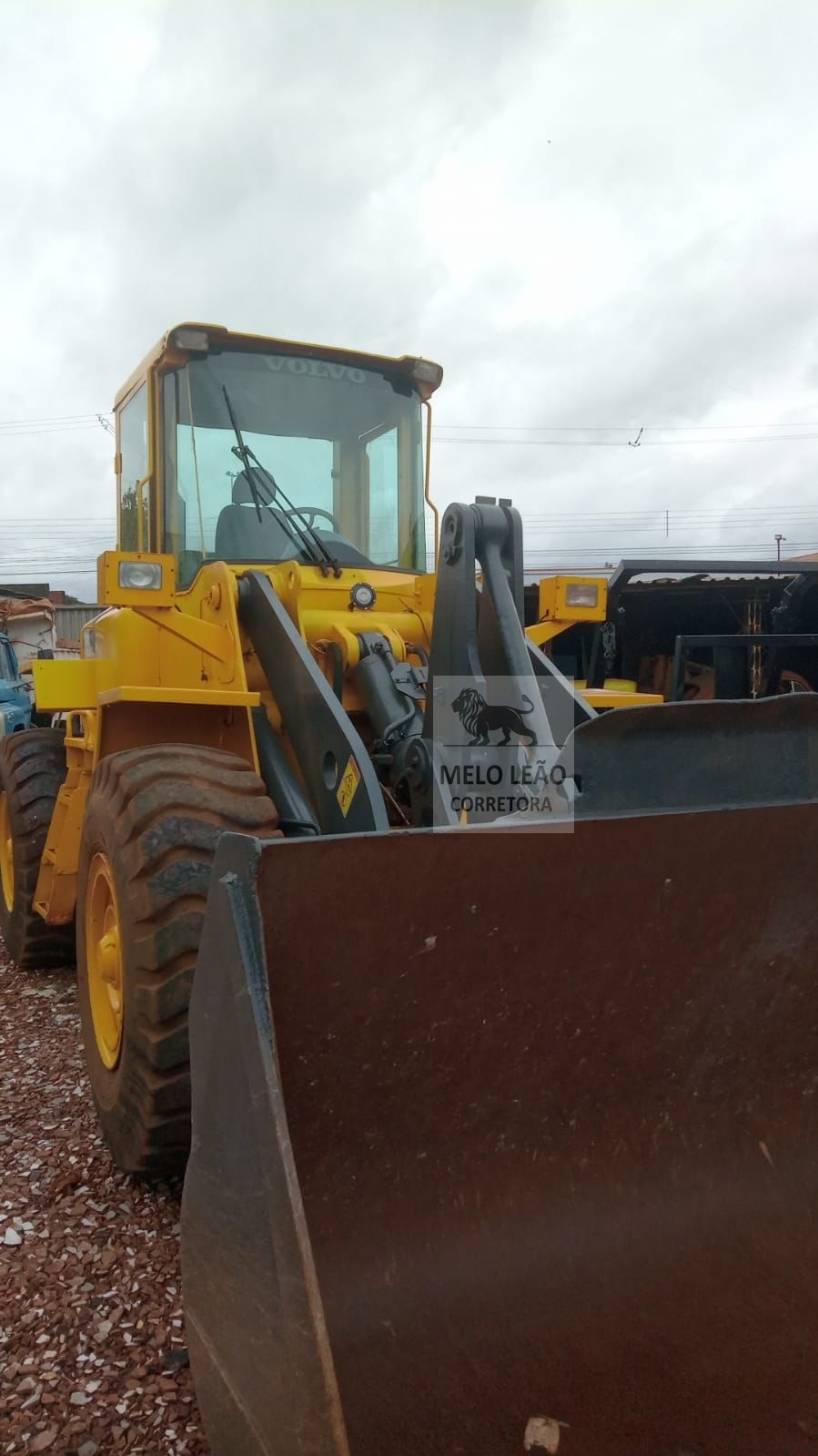 Pá Carregadeira Volvo L90C 2002
