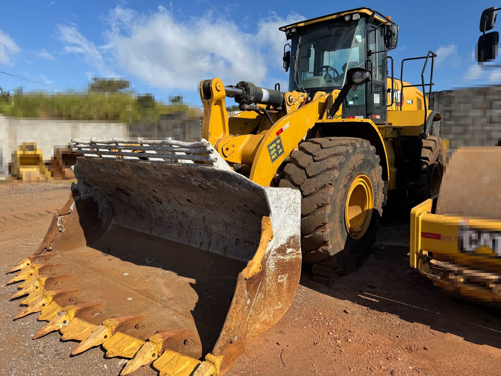 Pá Carregadeira Caterpillar  966L 2020