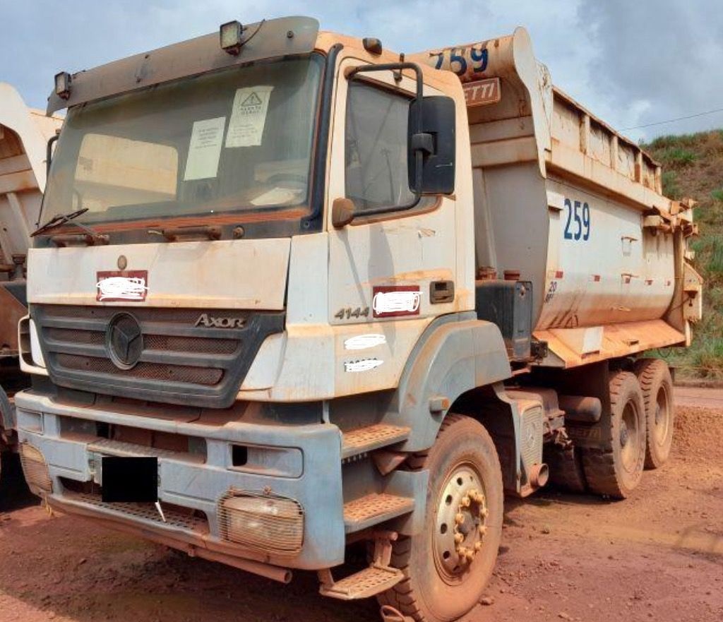 Caminhão Mercedes Benz 4144 6x4 2008