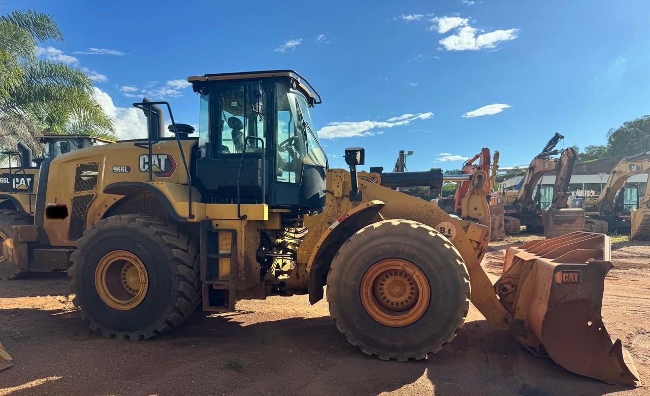 Pá Carregadeira Caterpillar  966L 2020