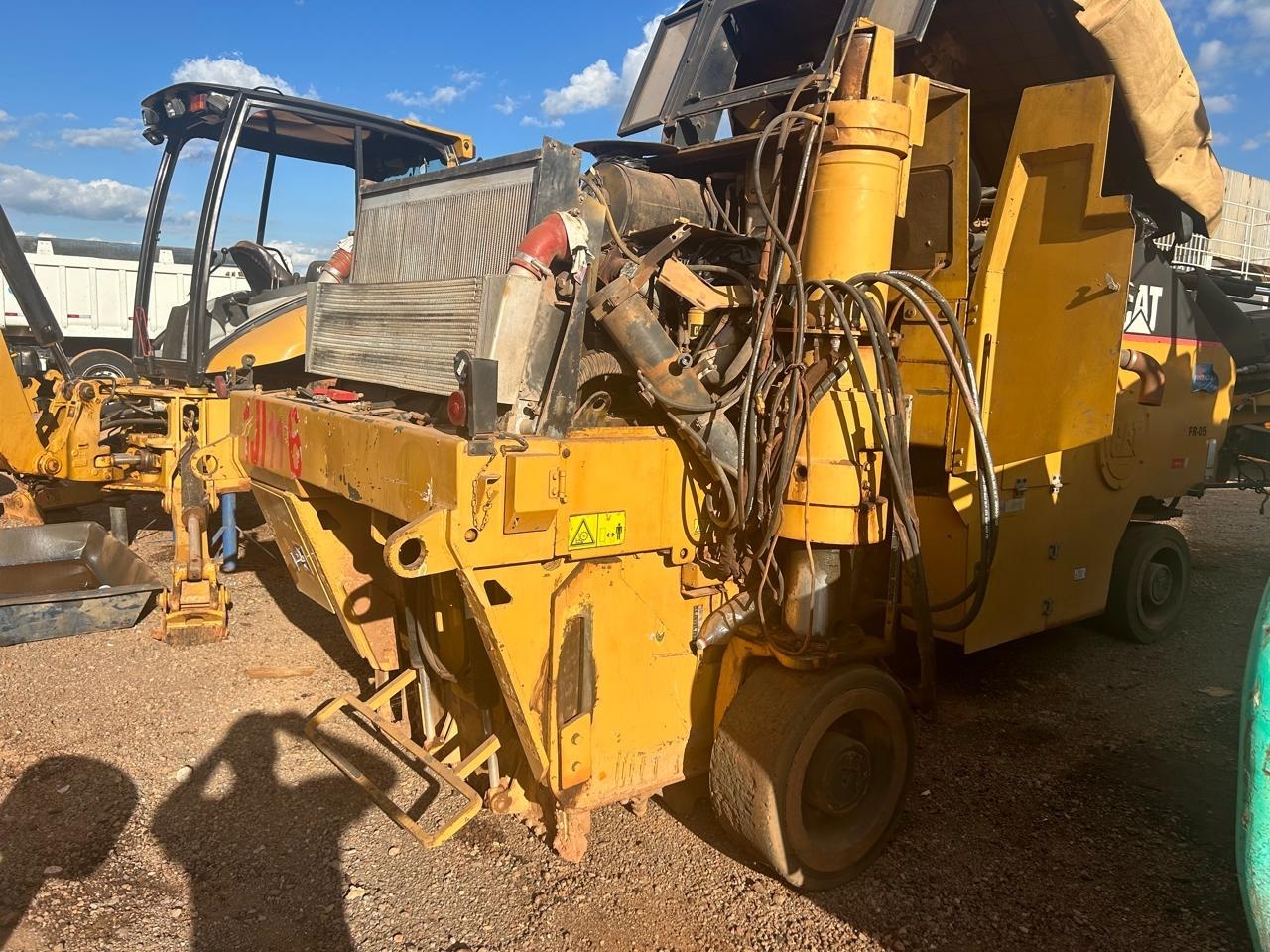 Fresadora de asfalto Caterpillar PM102 2009