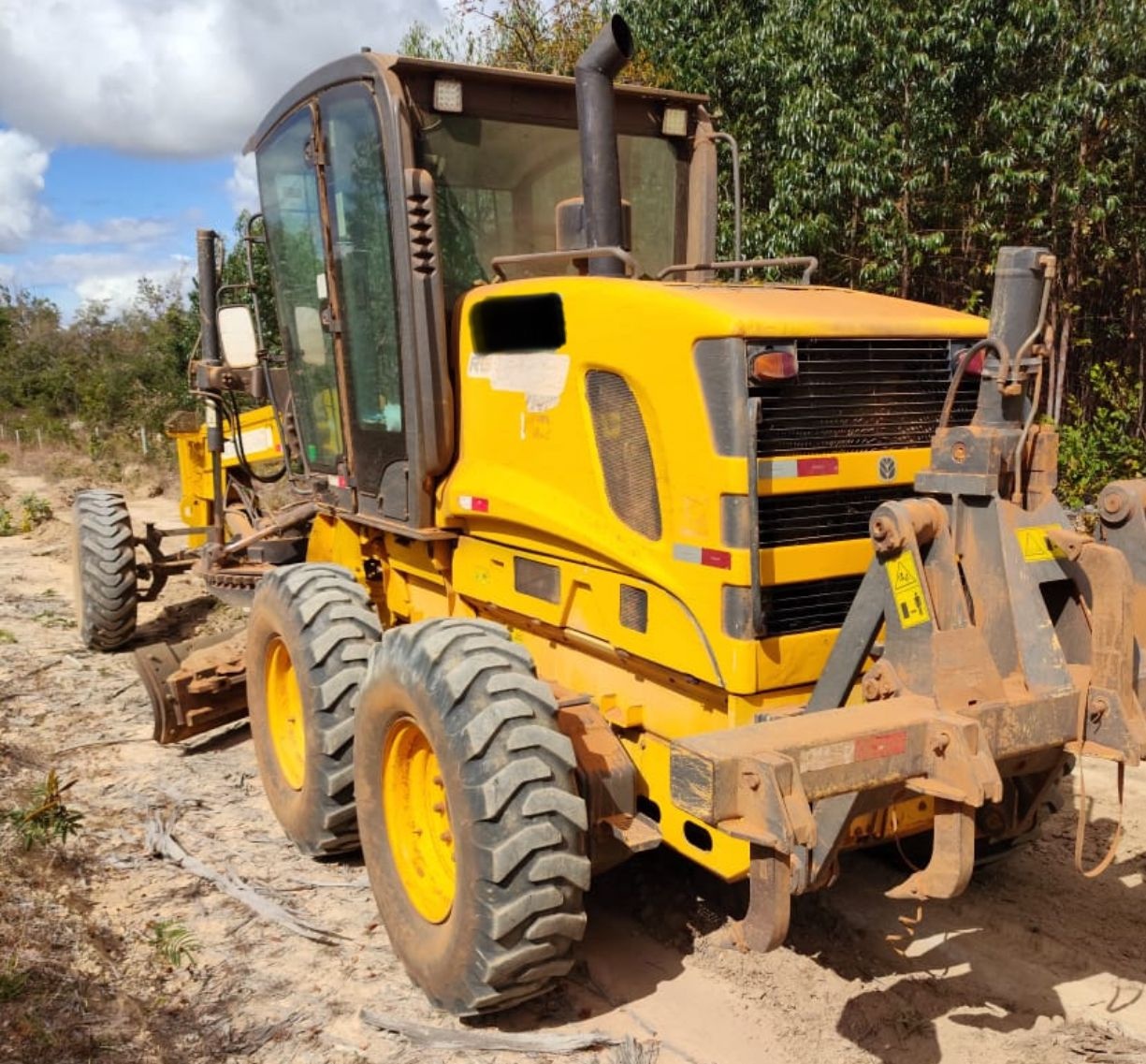 Motoniveladora New Holland RG 140B 2013