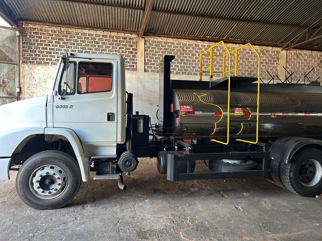 Caminhão Mercedes Benz 1418 2001