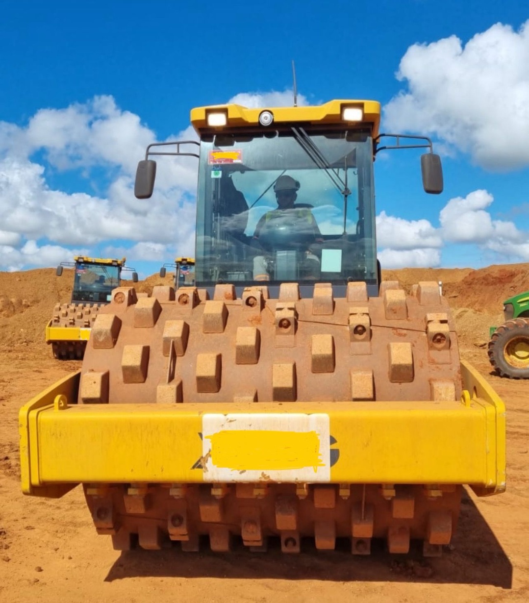 Rolo compactador XCMG XS123BR 2024