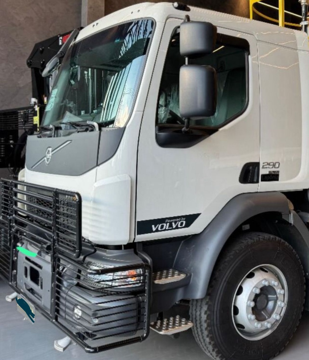Caminhão Volvo VMX 290 2024