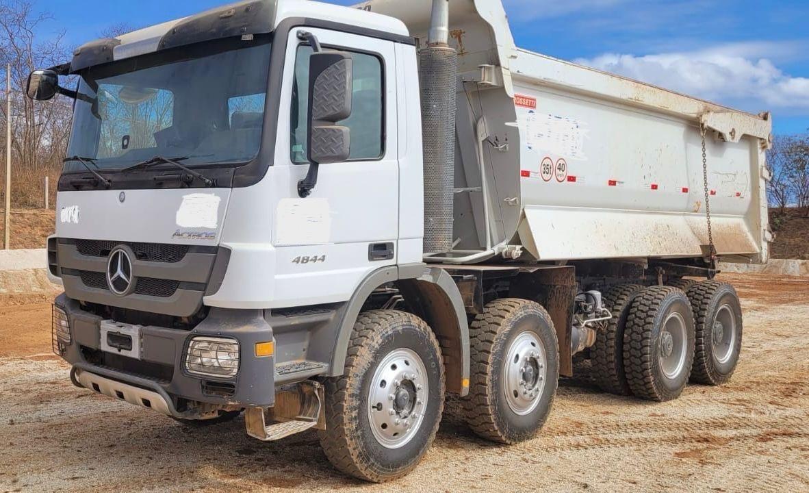 Caminhão Mercedes Benz Actros 4844 8X4 2019