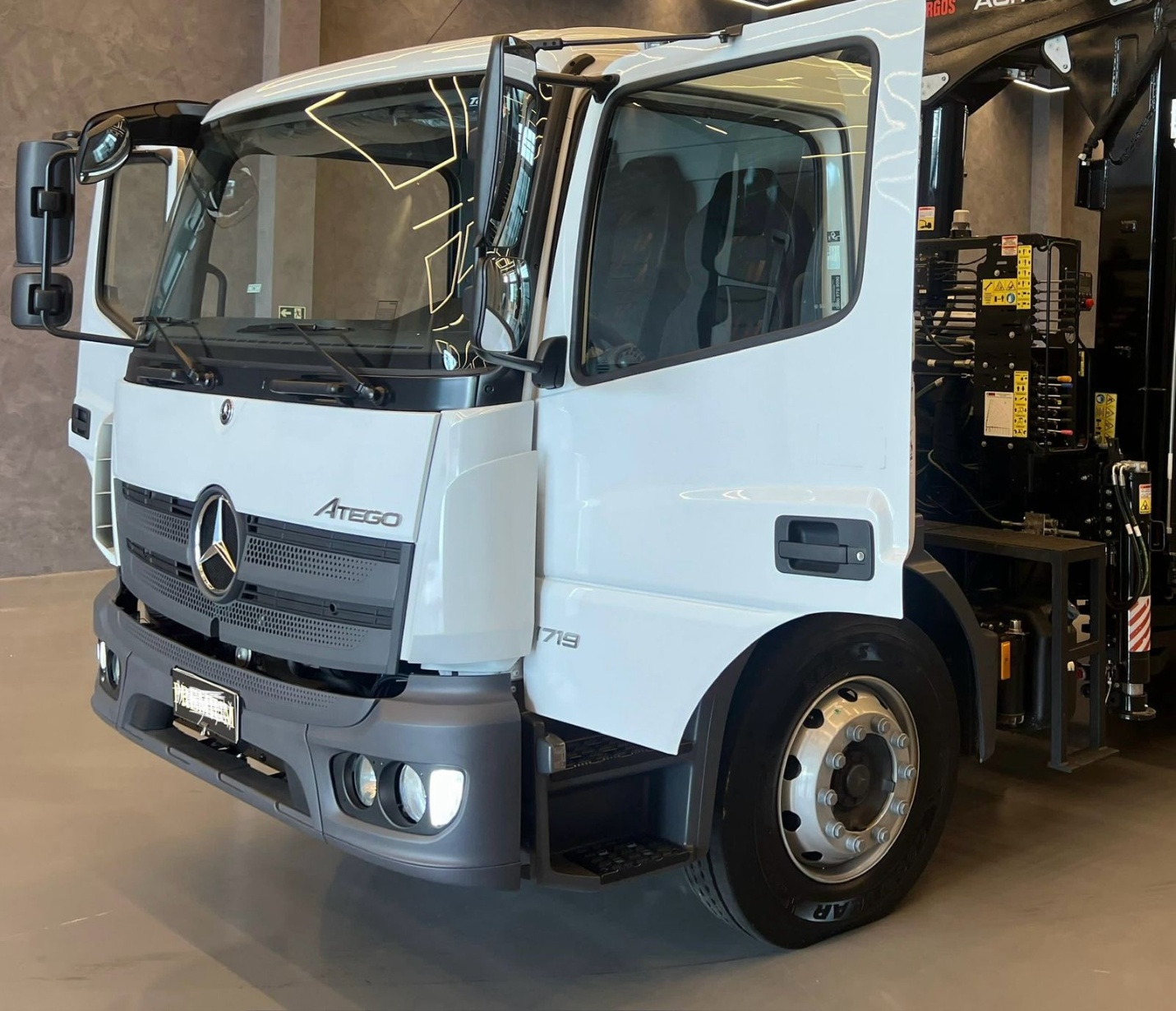 Caminhão Mercedes Benz ATEGO 1719 2024