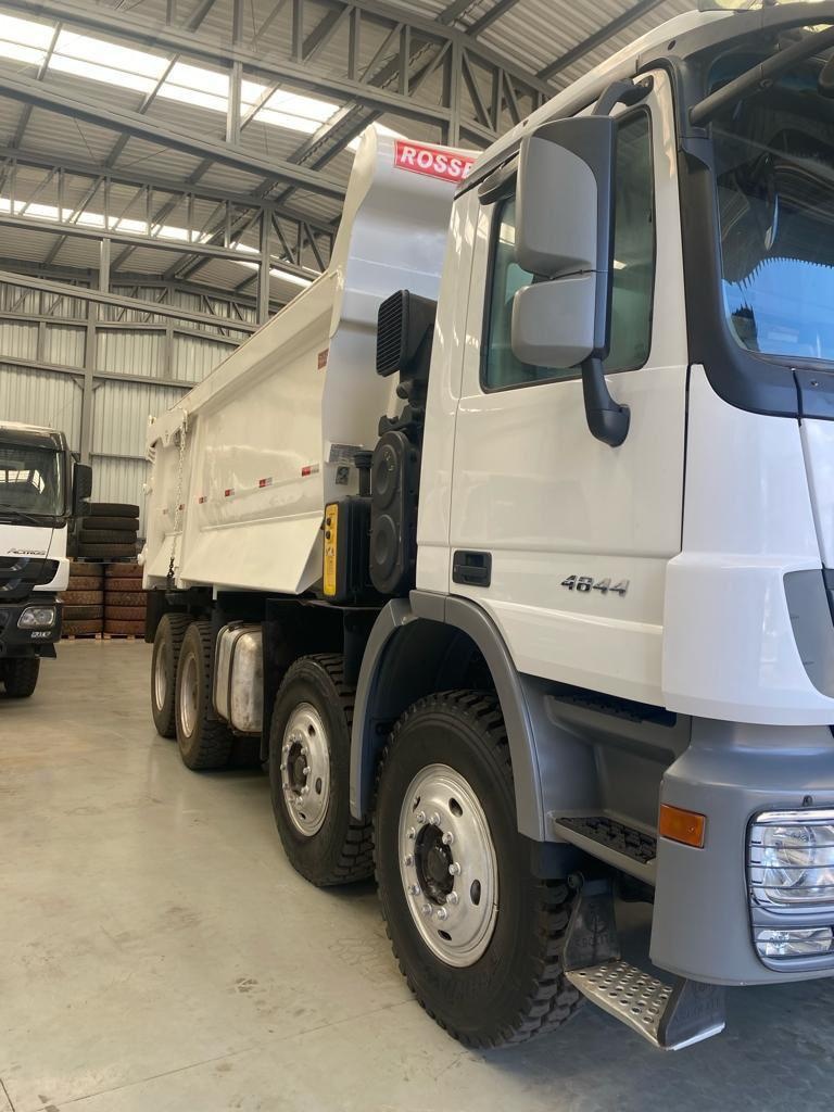 Caminhão Mercedes Benz Actros 4844 8X4 2018
