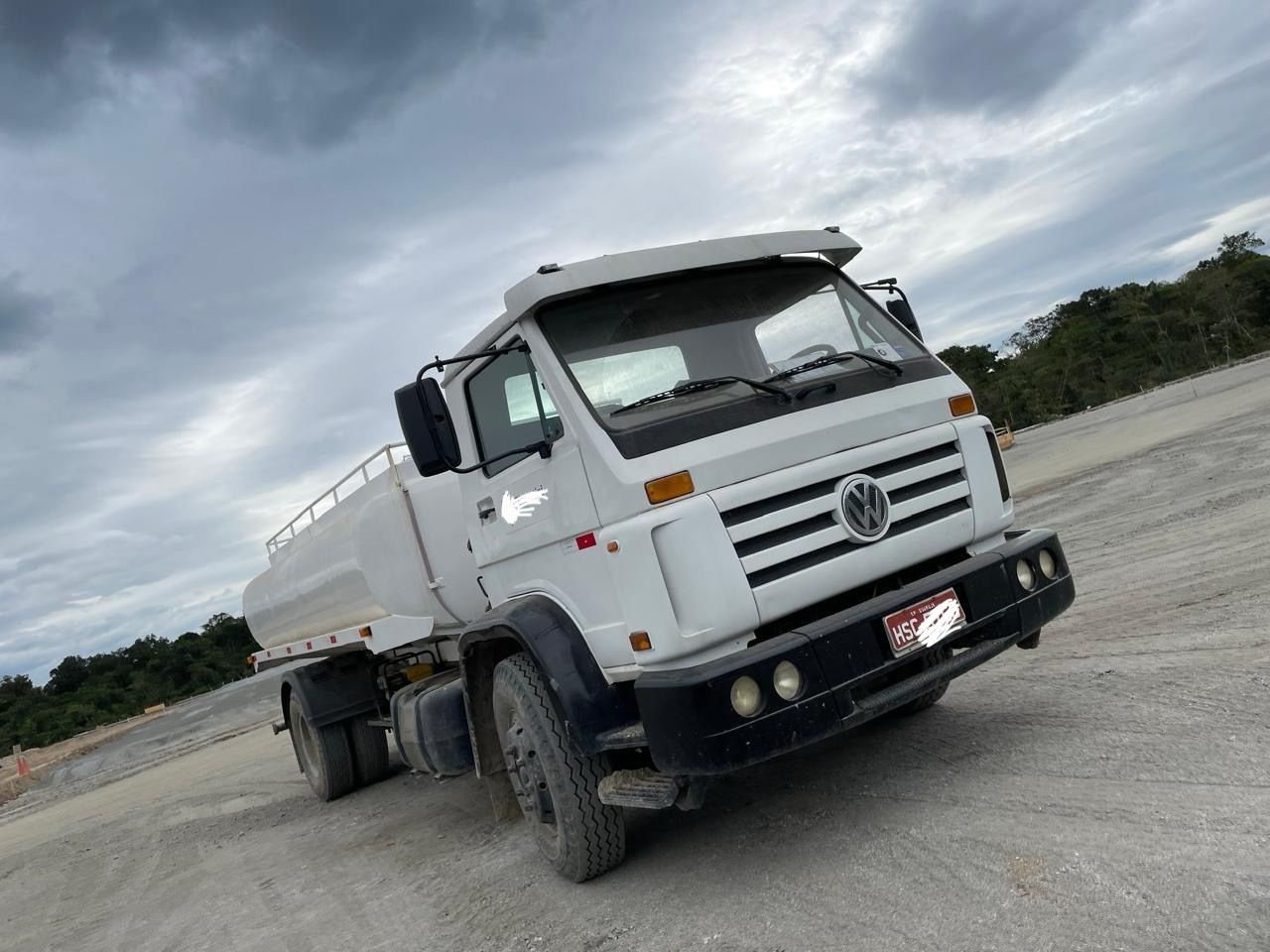 Caminhão Volkswagen 13180 2003