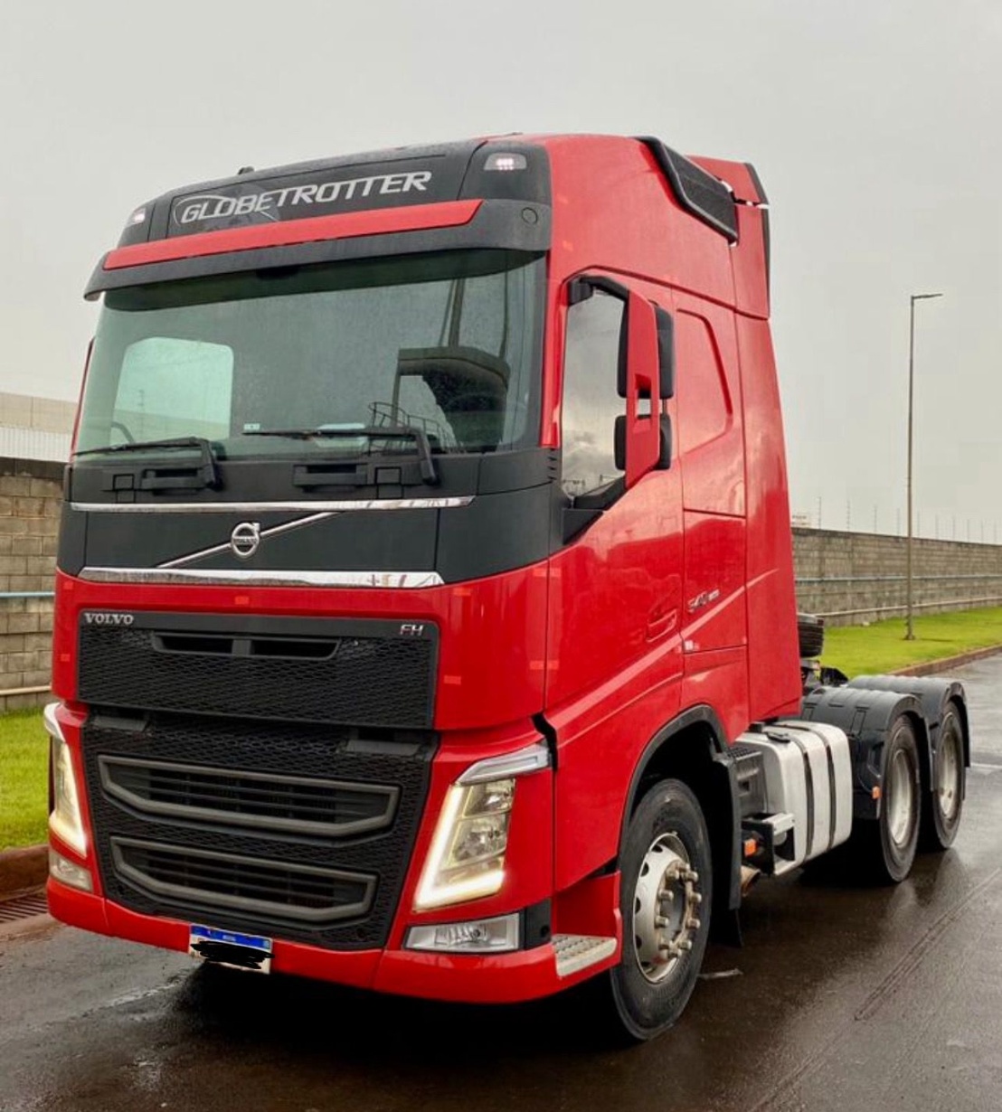 Caminhão Volvo FH 540 6X4 2021