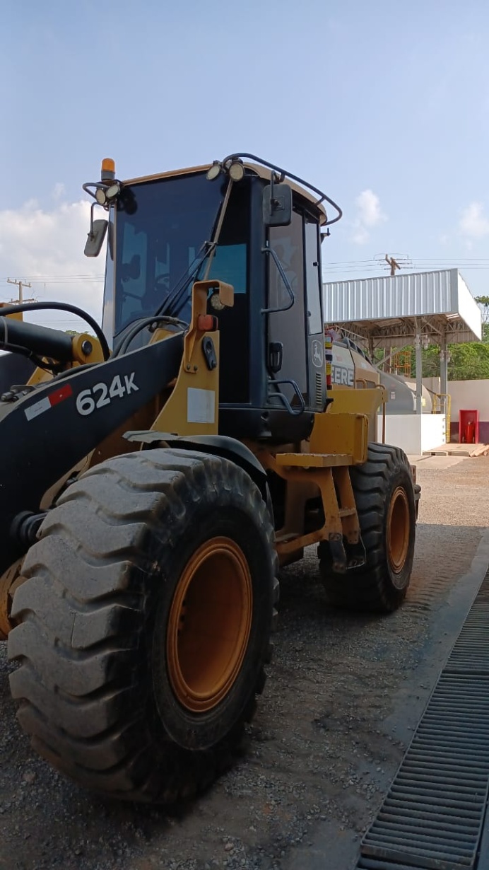 Pá Carregadeira John Deere 624K 2014