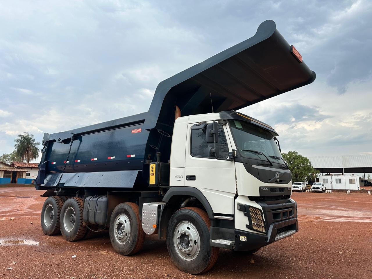 Caminhão Volvo FMX 500 2021