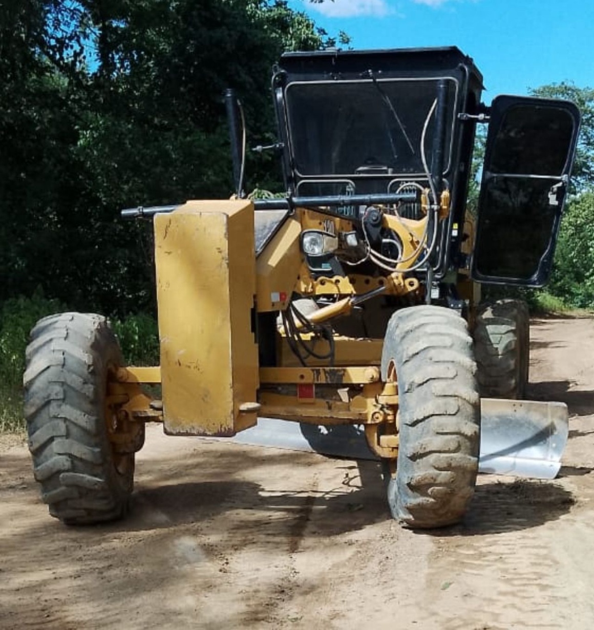 Motoniveladora Caterpillar 120 2020